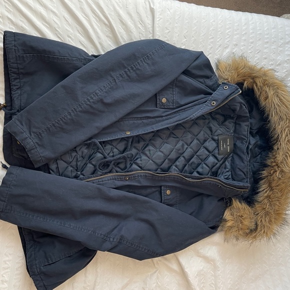 Navy blue jacket w/ removable faux fur hood large - Picture 3 of 4